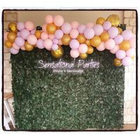 Photo Wall - Green Wall with Organic Balloon Garland